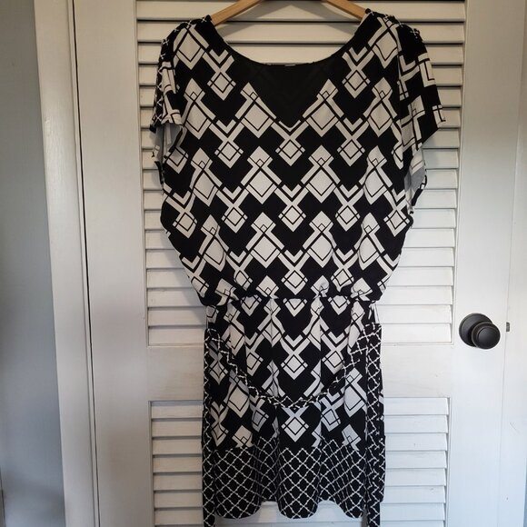 White House Black Market Women's Dress Medium Black & White Tie Belt NWT - Picture 2 of 6